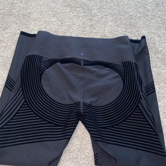 Fanka Body Sculpt Leggings - Picture 7 of 8